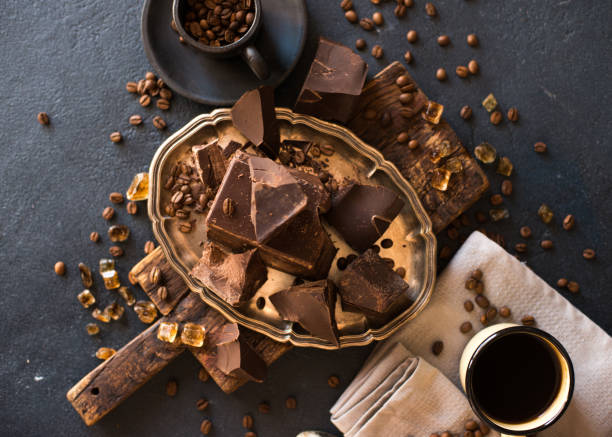 istock Pieces of dark chocolate 657918754