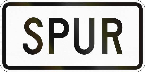 istock Supplementary Spur plate used with route shields in the US 658111940