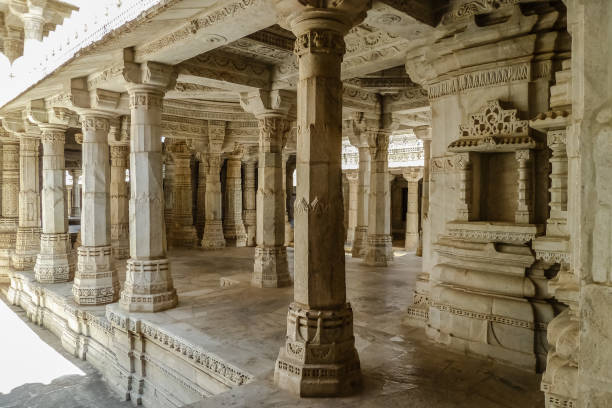 istock Arcade in famous Jain temple (Adinatha temple) in Ranakpur 658141096