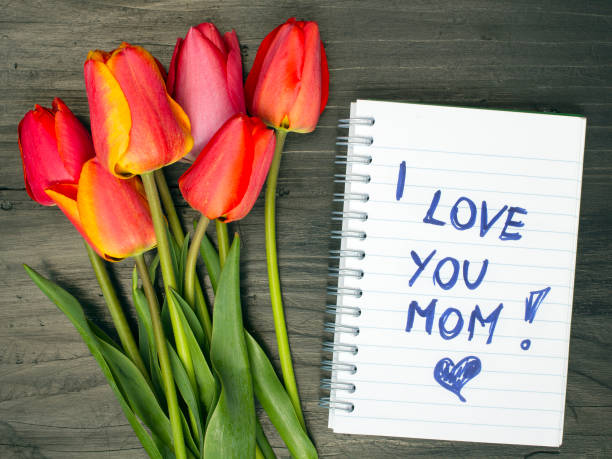 istock tulip bouquet and notepad with words 
