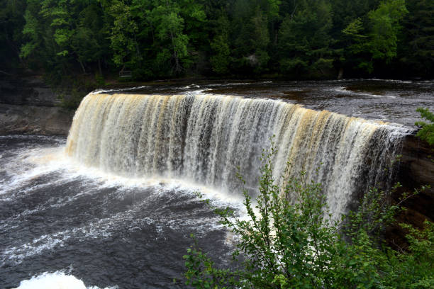 istock Tahquamenon Falls Michigan 658277312