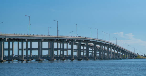 pont de pont-jetée de melbourne - brevard county photos et images de collection