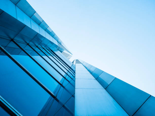 dettagli architettura design della facciata in vetro dell'edificio moderno - caratteristica architettonica foto e immagini stock