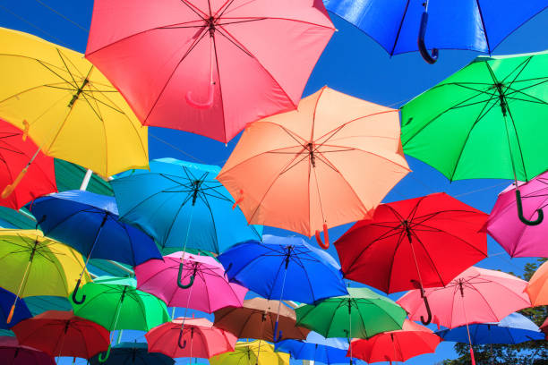 paraguas de colores - umbrella decoration fotografías e imágenes de stock