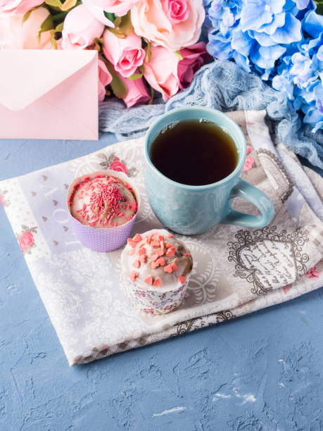 istock Mother's day Valentine concept muffins cup tea envelope 658466154