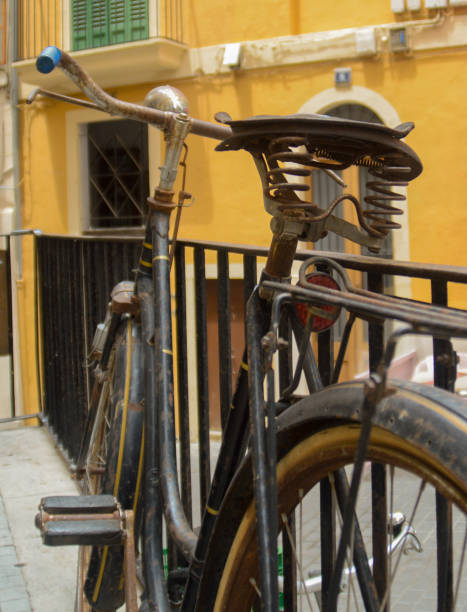 bicicletta storica - fahrad foto e immagini stock