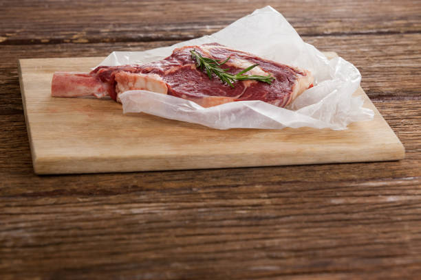 istock Blade chop on wooden board 658509354