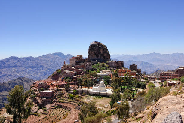 istock Al-Hutaib, Mosque and tomb 658522092