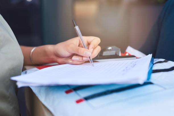 istock Signing for a successful delivery 658531486