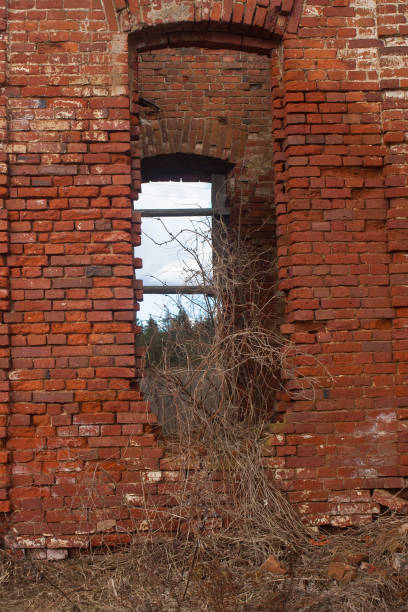 istock ruined abandoned church 658590964