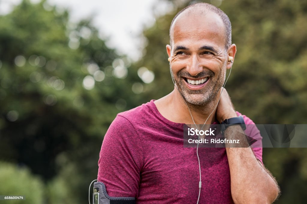 Verschwitzten Mann ruht nach dem Training - Lizenzfrei Männer Stock-Foto