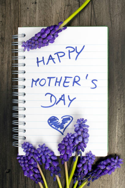 istock Muscari bouquet and notepad with words 