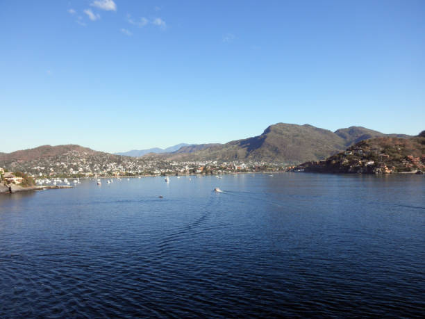 istock view waters of Zihuatanejo Harbor 658718902
