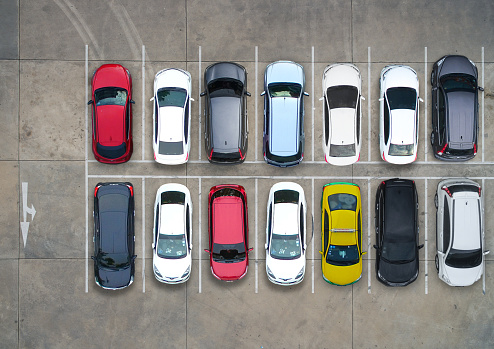 Vacío lugares de estacionamiento, Vista aérea. photo