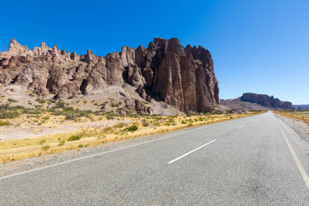 rn 25、パタゴニア、アルゼンチンの近くの景色 - foothills parkway ストックフォトと画像