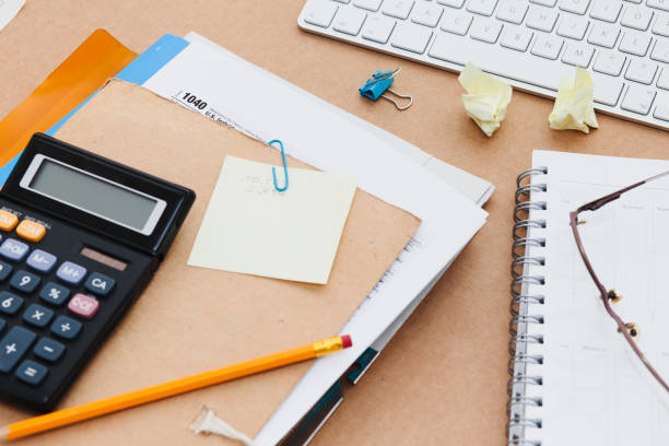 istock Time to fill individual income tax return form 658920814