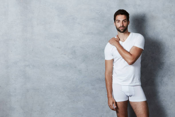 티셔츠와 반바지 남자 - underwear men mens underpants male 뉴스 사진 이미지