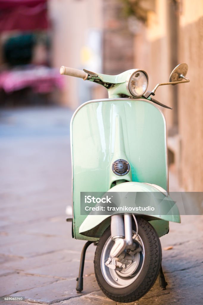 praktisk genopfyldning Bageri Light Blue Scooter On The Street Of The Old City Old Classic European City  Elements Stock Photo - Download Image Now - iStock