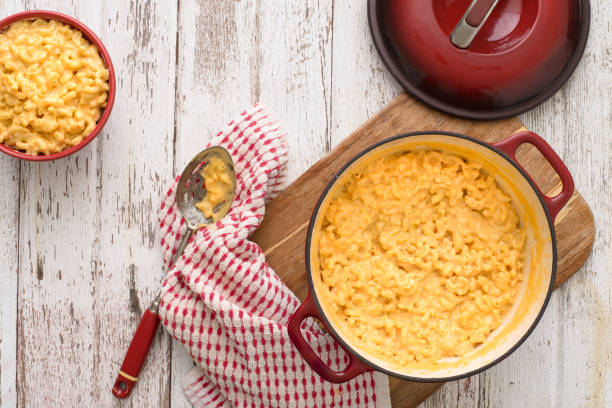 istock Large pot of Macaroni and cheese 659095410