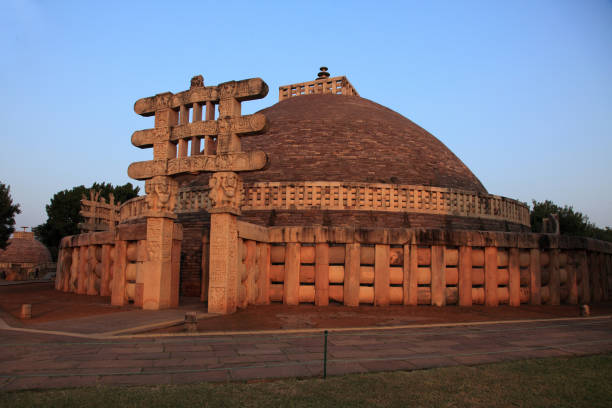 The Sanchi Stupa The Sanchi Stupa. A Buddhist monument and a UNESCO world heritage site in India. stupa stock pictures, royalty-free photos & images