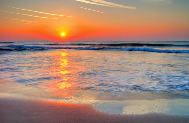 istock Sunrise over the sea 659271690