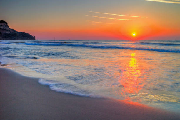 istock Sunrise over the sea 659271712