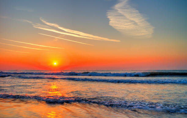 istock Sunrise over the sea 659271820