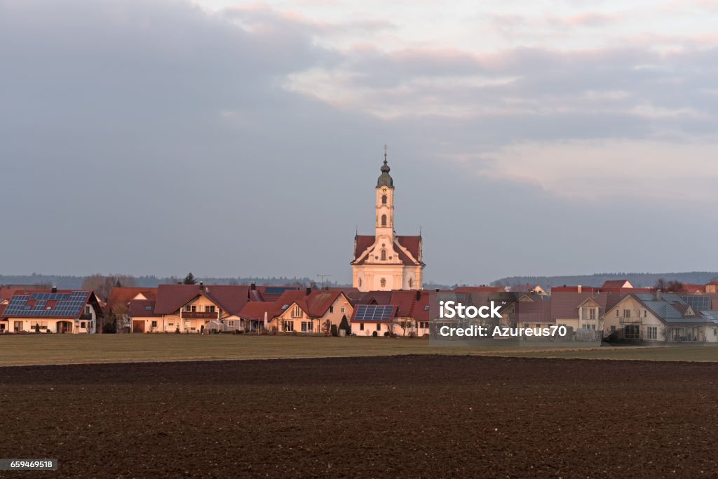 Igreja em Steinhausen, Alemanha - Foto de stock de Aldeia royalty-free Igreja em Steinhausen, Alemanha - Foto de stock de Aldeia royalty-free