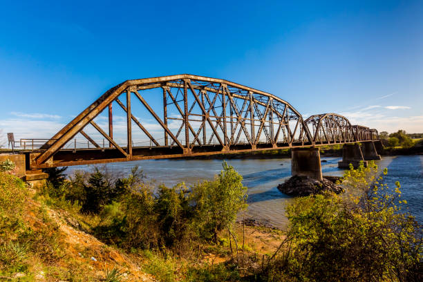 istock Old Steel Beam Railroad Bridge 659534180