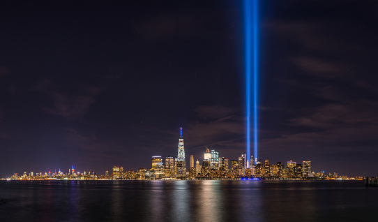 Tributo en luz desde Liberty State Park, New Jersey photo