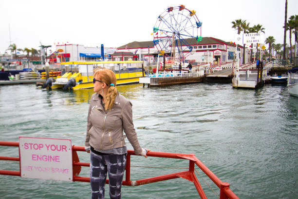 バルボア島フェリー近づいてバルボア楽しみの地帯, カリフォルニア州 - balboa island ferry ストックフォトと画像