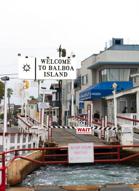 バルボア島フェリー近づいてバルボア楽しみの地帯, カリフォルニア州 - balboa island ferry ストックフォトと画像