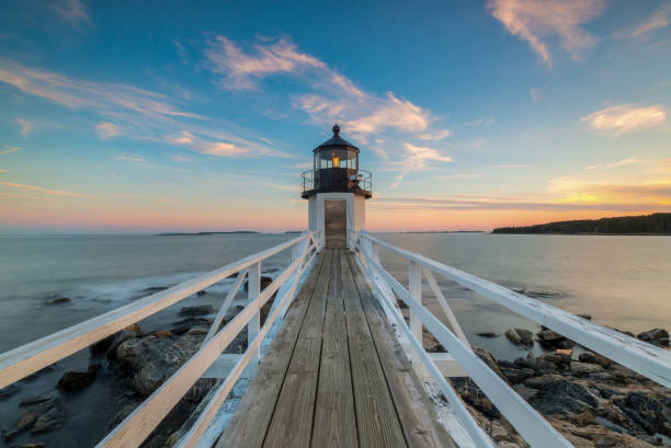 マーシャルポイント灯台 - maine marshall point lighthouse new england sea ストックフォトと画像