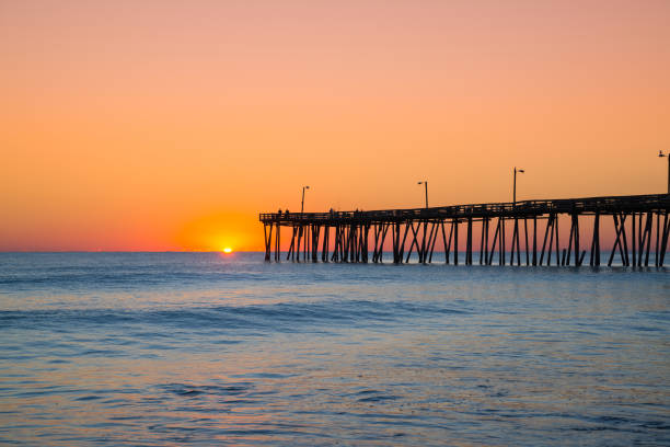 istock Nags Head Pier at sunrise 659654114