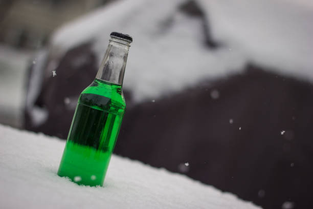 istock Green beverage in the snow 659787392