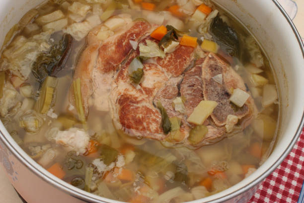 istock Dice vegetable soup to pork pallet 659831240