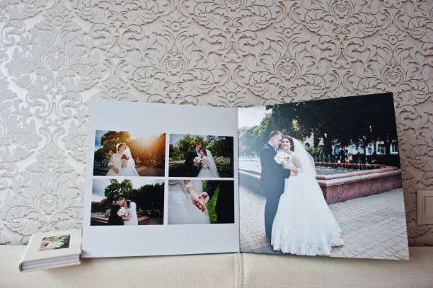 istock Dual pages of wedding album or wedding book. 659973600