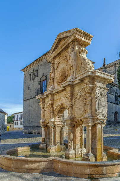 istock Santa Maria fountain,  Baeza, Spain 659988546