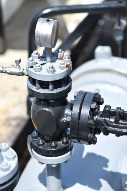 istock Oil pipelines and valves 660078574