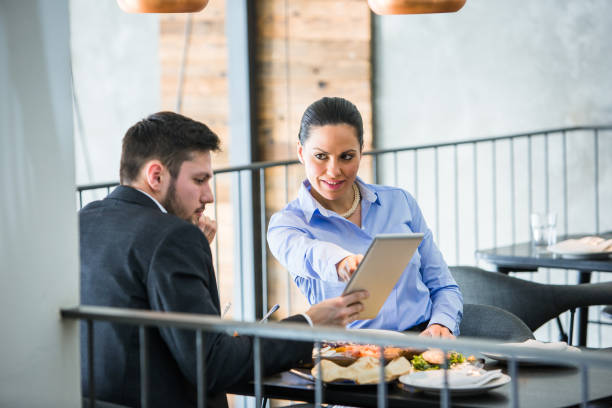 istock One to One Business Meeting 660084372