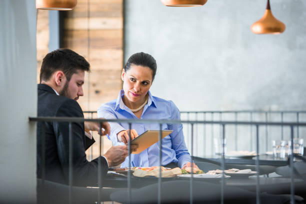 istock One to One Business Meeting 660086024