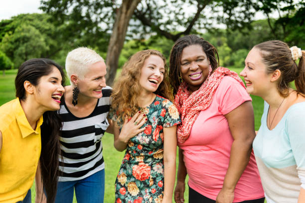 group of women socialize teamwork happiness concept - womens issues imagens e fotografias de stock
