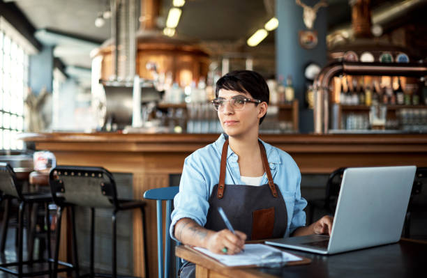 istock Predictions of profit 660307420