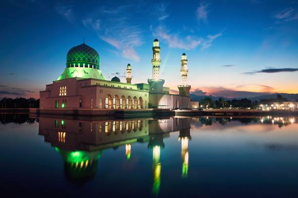 istock Kota Kinabalu mosque at dawn 660321374