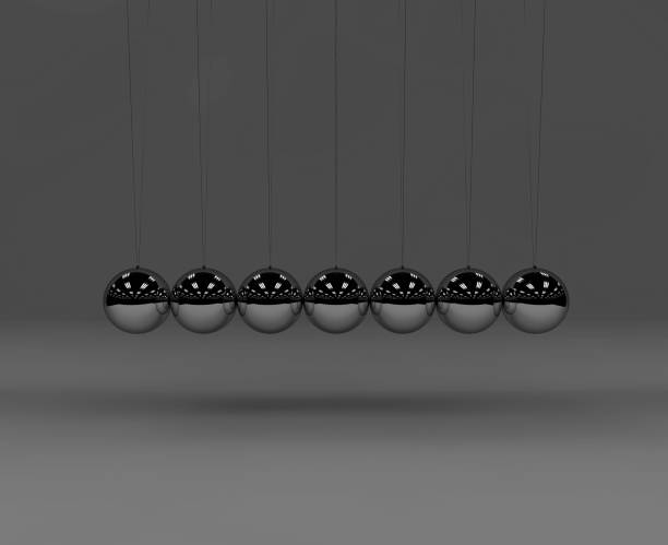 istock Pretty Newton Ball 660341856