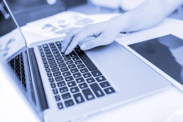 istock Car sales , the use of laptop orders 660390680