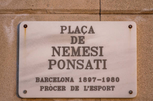 istock Placa de nemesi Ponsati in Barcelona 660415984