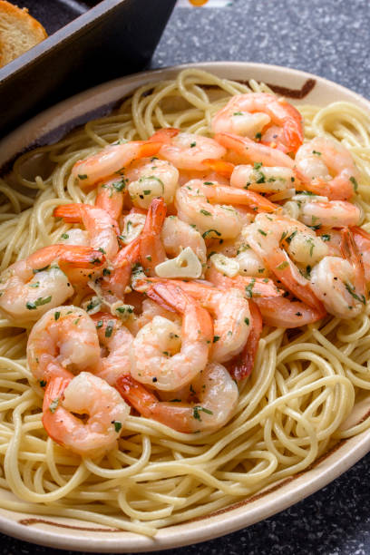 istock Shrimp Scampi over Pasta 660566648