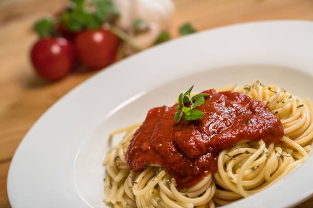 istock Delicious Italian spaghetti with tomato sauce 660569312