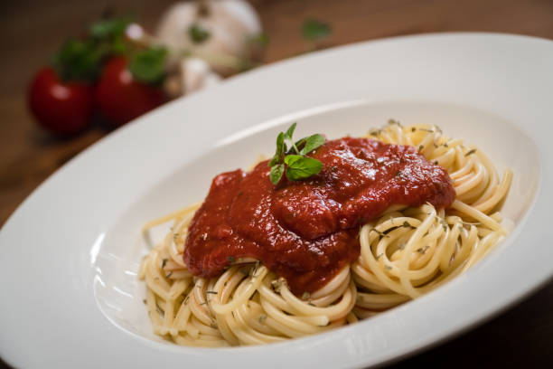 istock Delicious Italian spaghetti with tomato sauce 660569334
